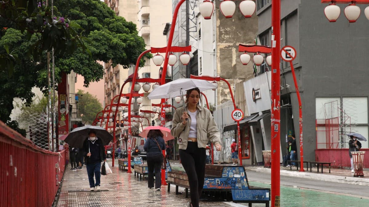 Frente fria deve causar queda acentuada de temperaturas em São Paulo