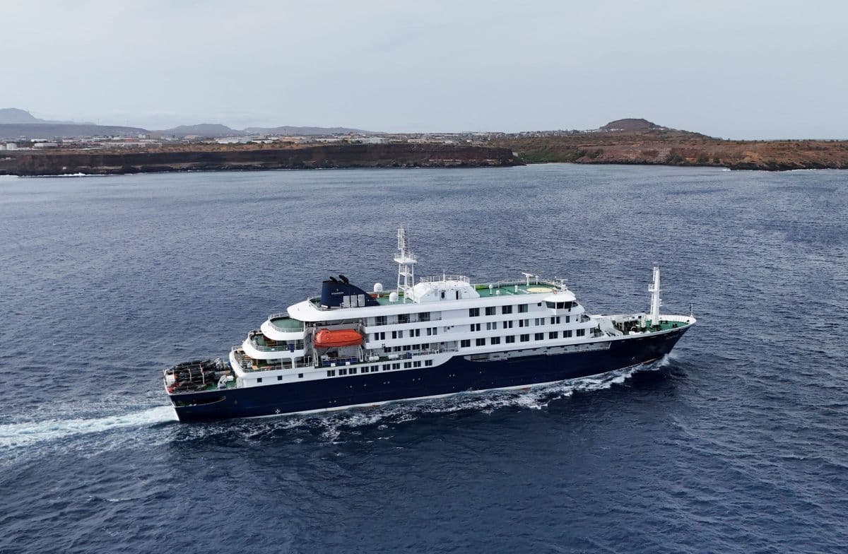 MV Hondius atraca em Rotterdam após surto de hantavírus