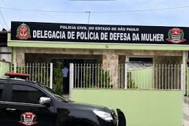 Menina encontrada morta leva a questionamentos sobre sua vida social