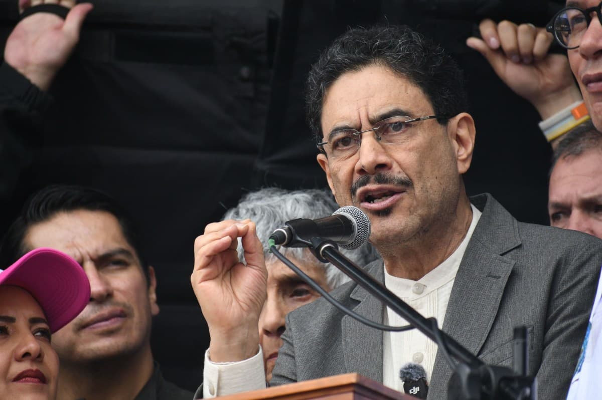 Colômbia: Iván Cepeda critica novo presidente Abelardo De La Espriella