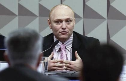 Moraes reduz pena de hacker condenado por invasão ao CNJ