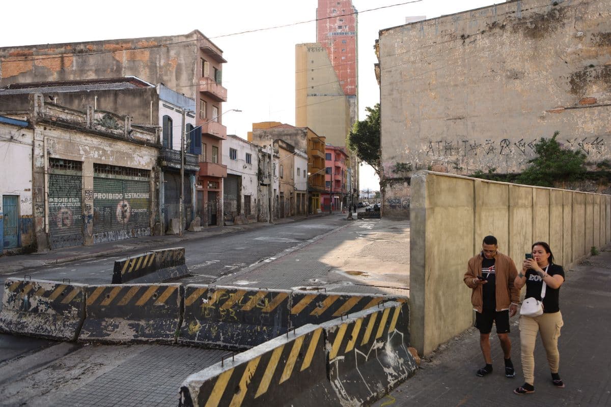 Operação em São Paulo mira combate ao uso de drogas na Avenida Roberto Marinho