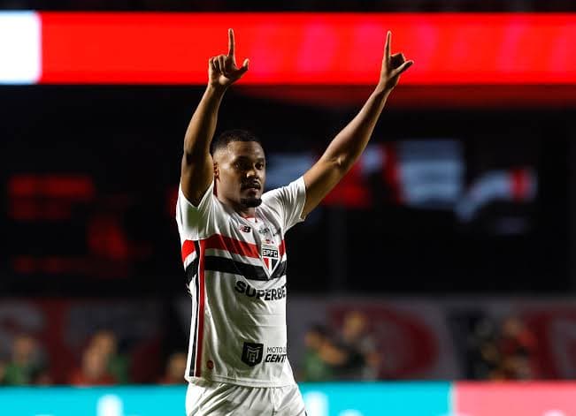 São Paulo respira após classificação na Sul-Americana, mas pressão aumenta no Brasileirão