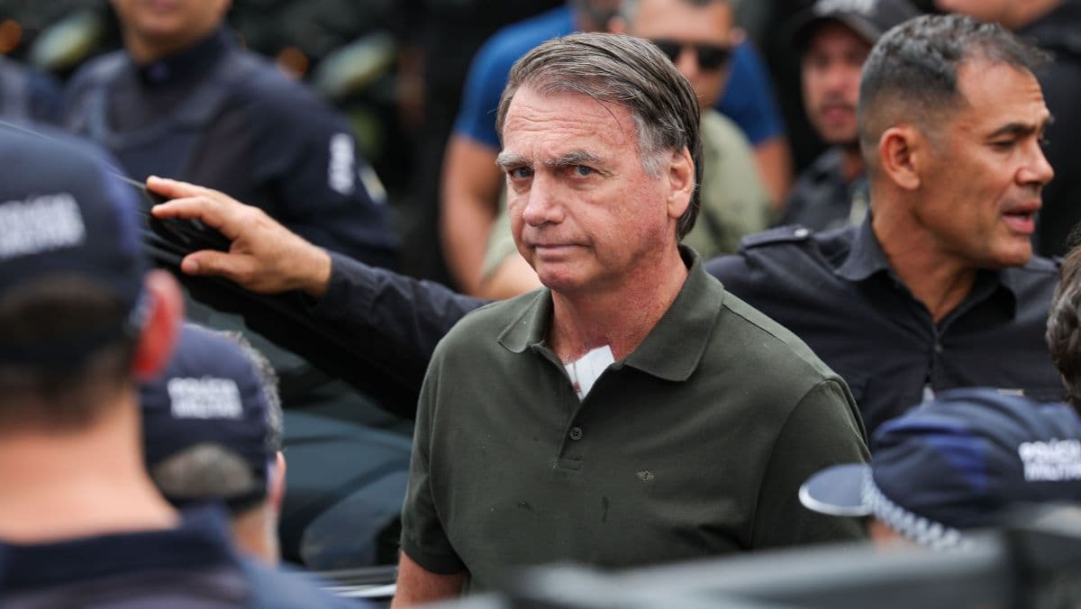 Jair Bolsonaro recebe alta hospitalar e vai para prisão domiciliar