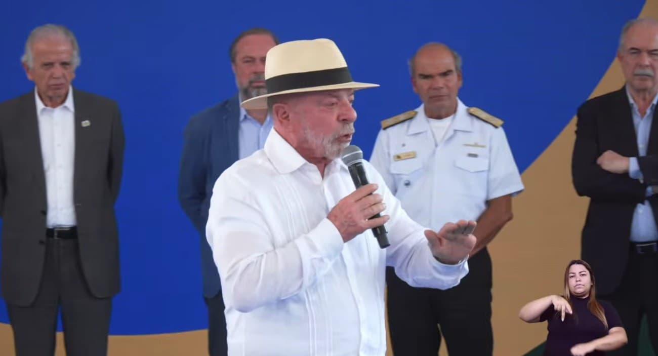 Lula promove soberania brasileira durante visita a Iperó