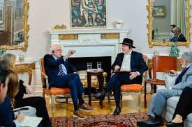 Bernie Sanders destaca apoio à autodeterminação do Brasil em encontro com Lula