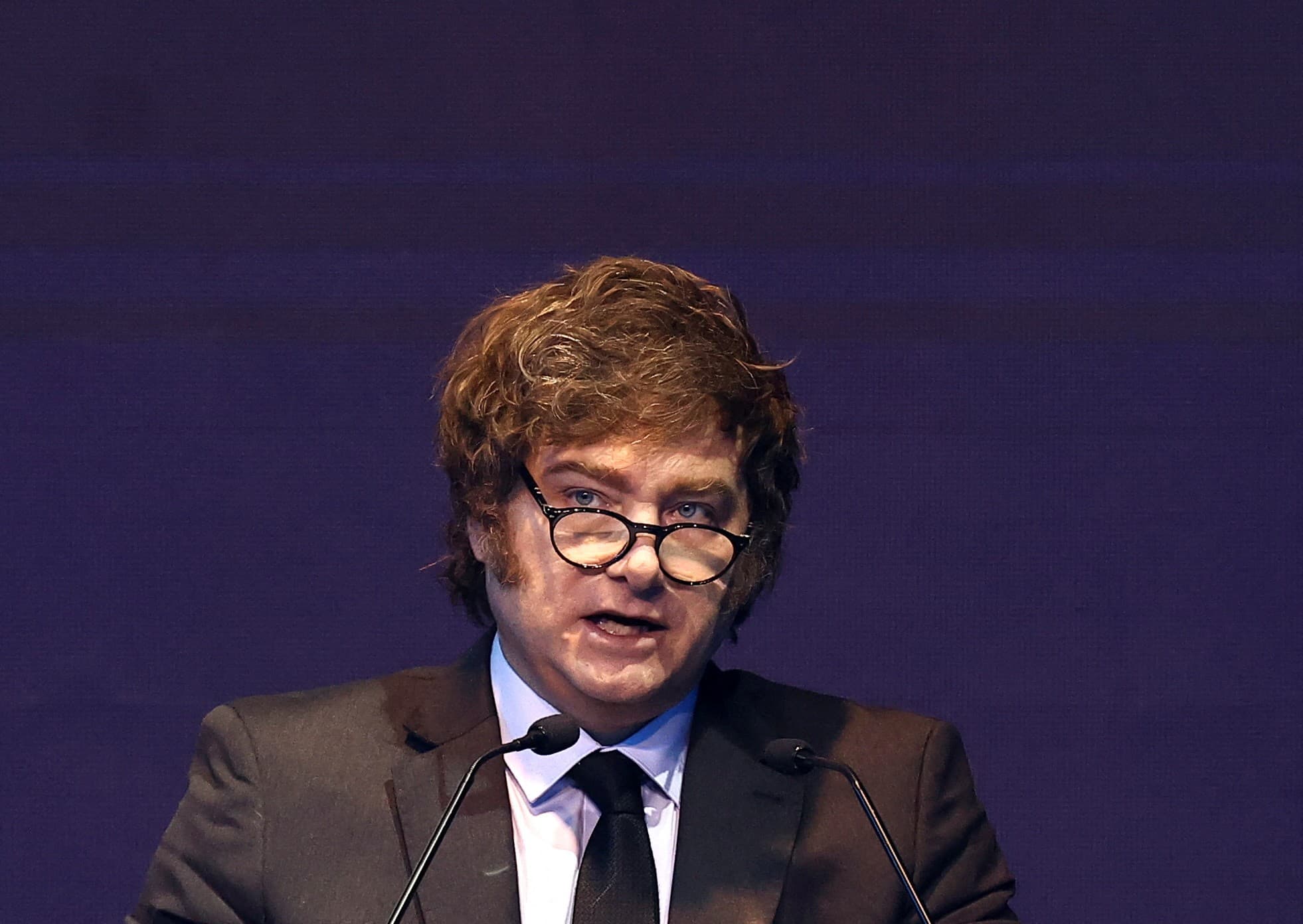 Inflação na Argentina atinge 2,6% em abril sob governo de Milei