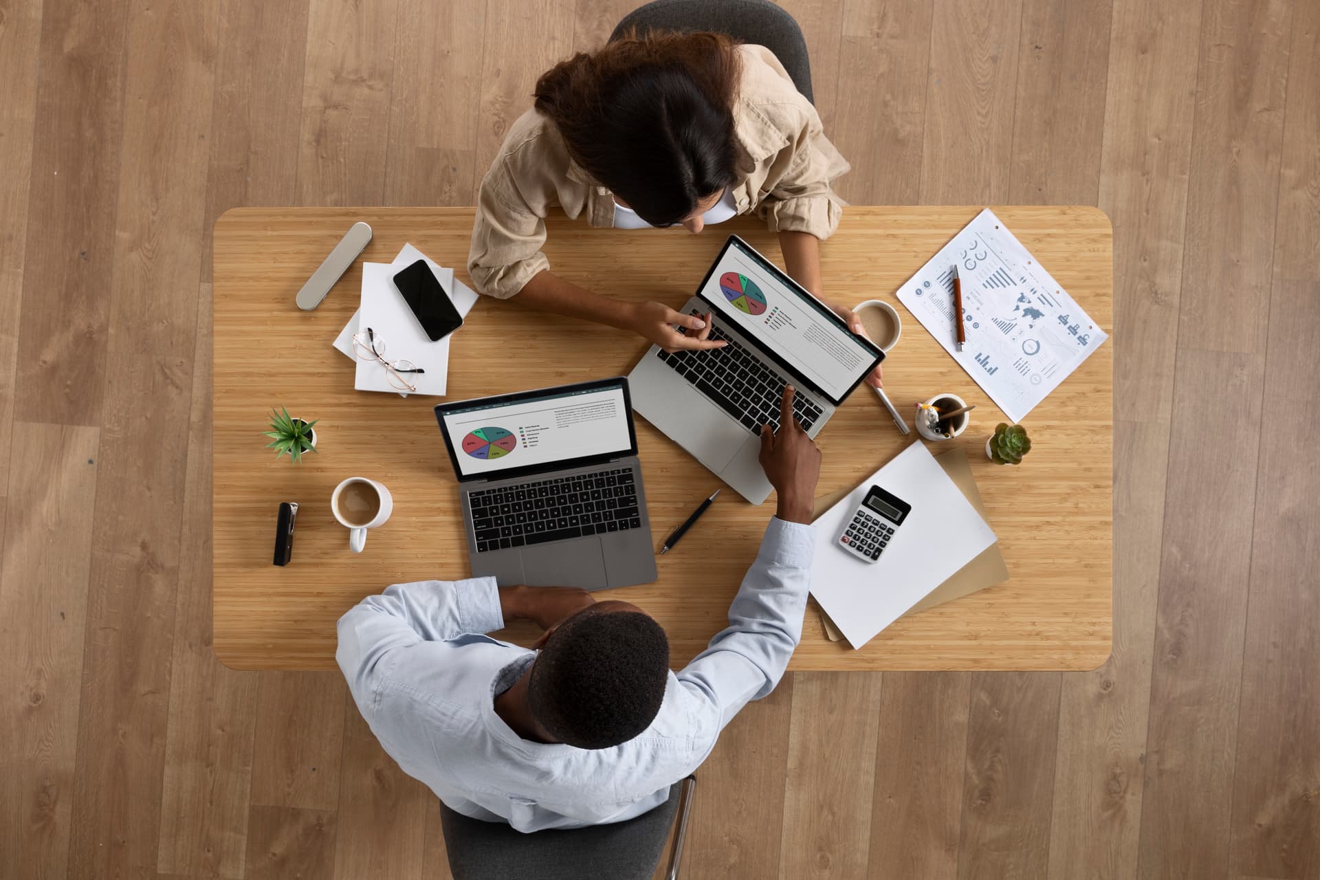 Amizade no trabalho: aliada ou adversária da carreira?