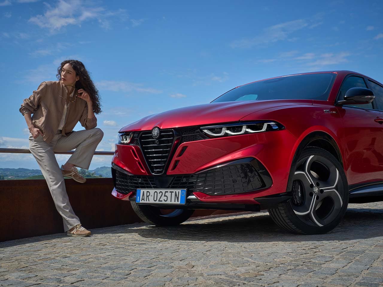 Alfa Romeo apresenta linha 2027 com novidades em modelos e personalizações