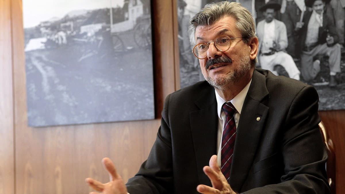 Buzzi é condenado à perda do cargo após acusação de assédio