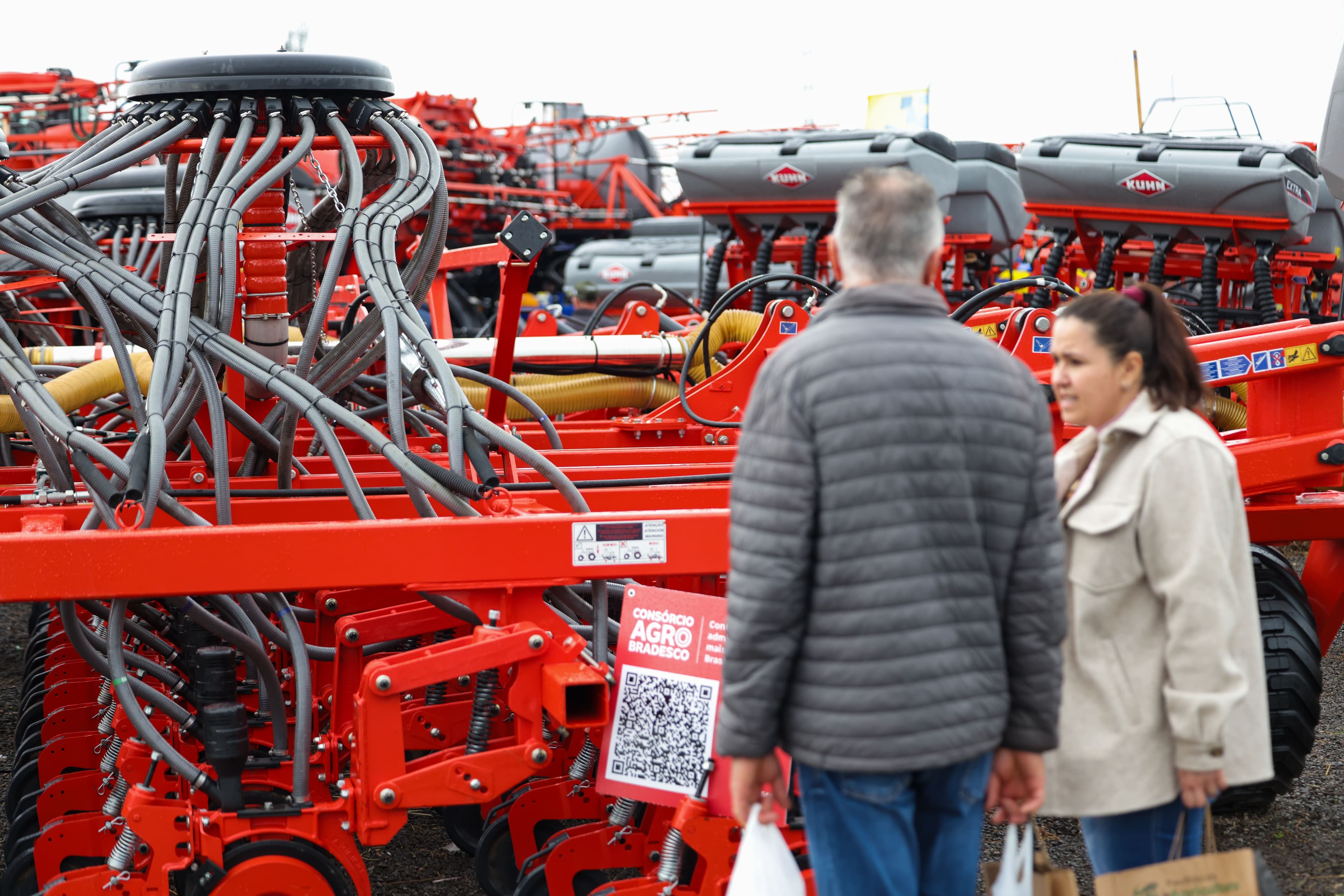 Vendas de máquinas agrícolas caem 15,7% em setembro de 2026