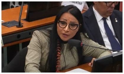 TSE anula mandato da deputada Silvia Waiãpi por gastos ilegais