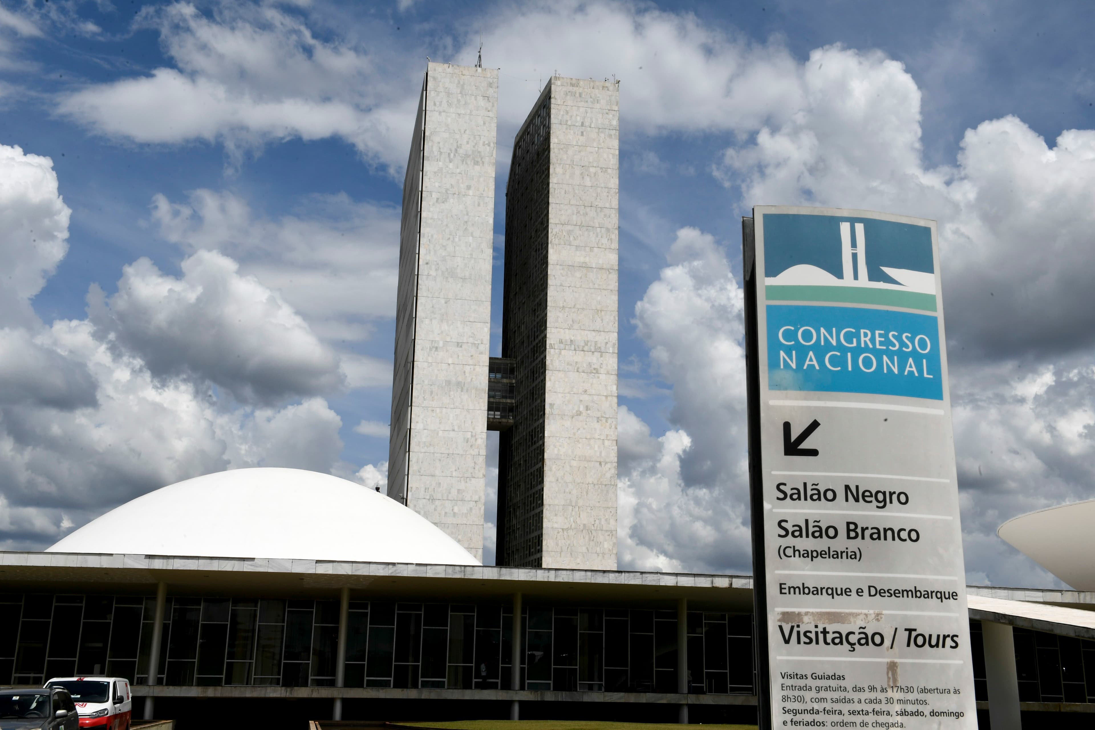 Estudo aponta falta de transparência em emendas Pix para 2025
