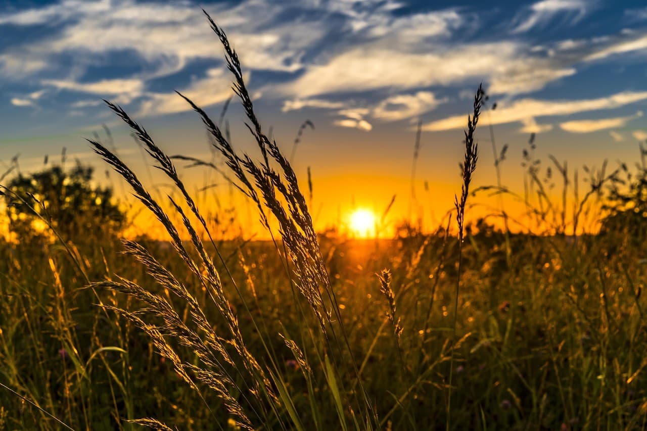 Previsão de chuvas intensas e tempestades em várias regiões