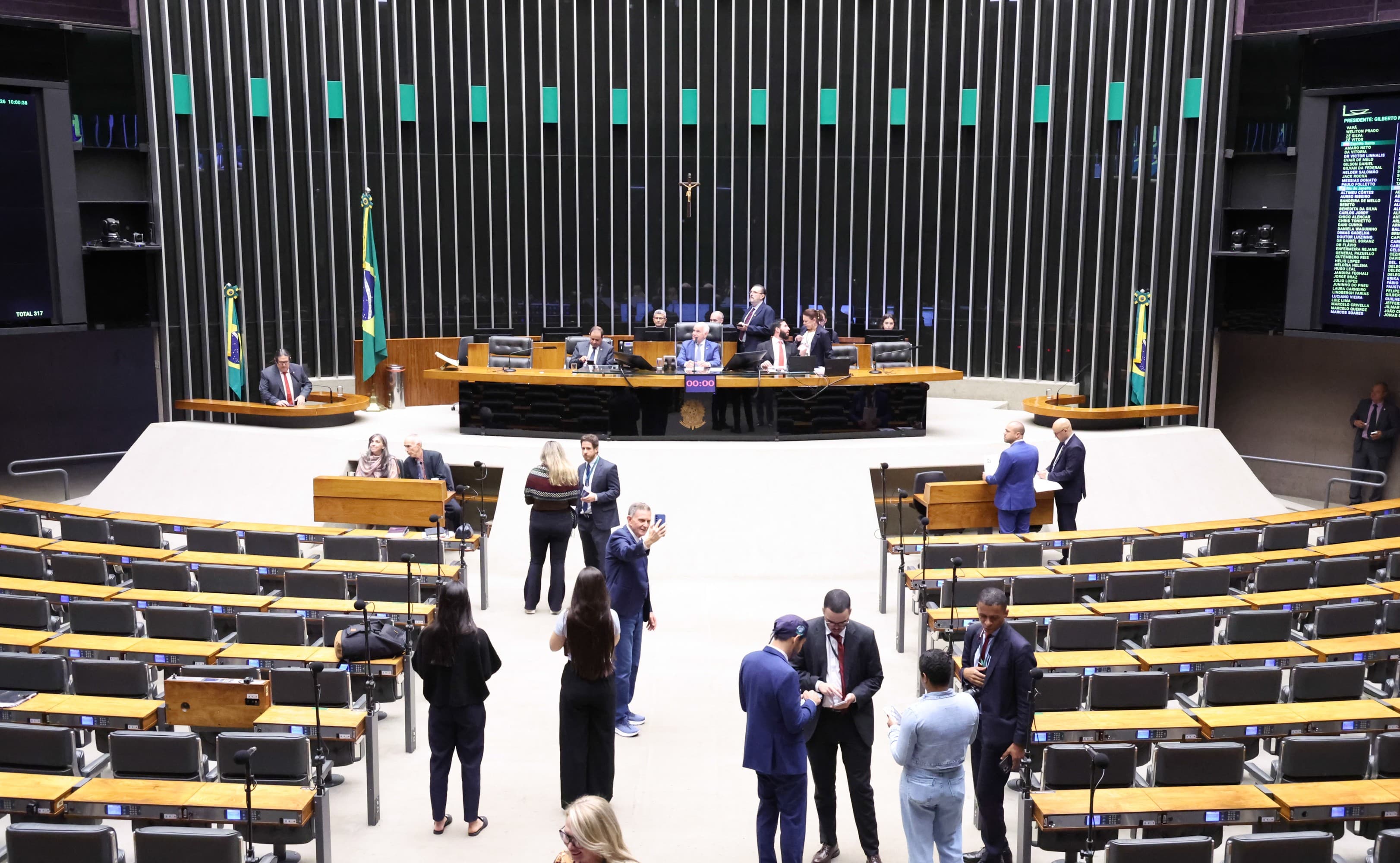 Câmara dos Deputados terá 183 novos parlamentares em 2027