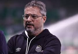 A situação do Santos: Finanças em dia e futuras contratações em pauta