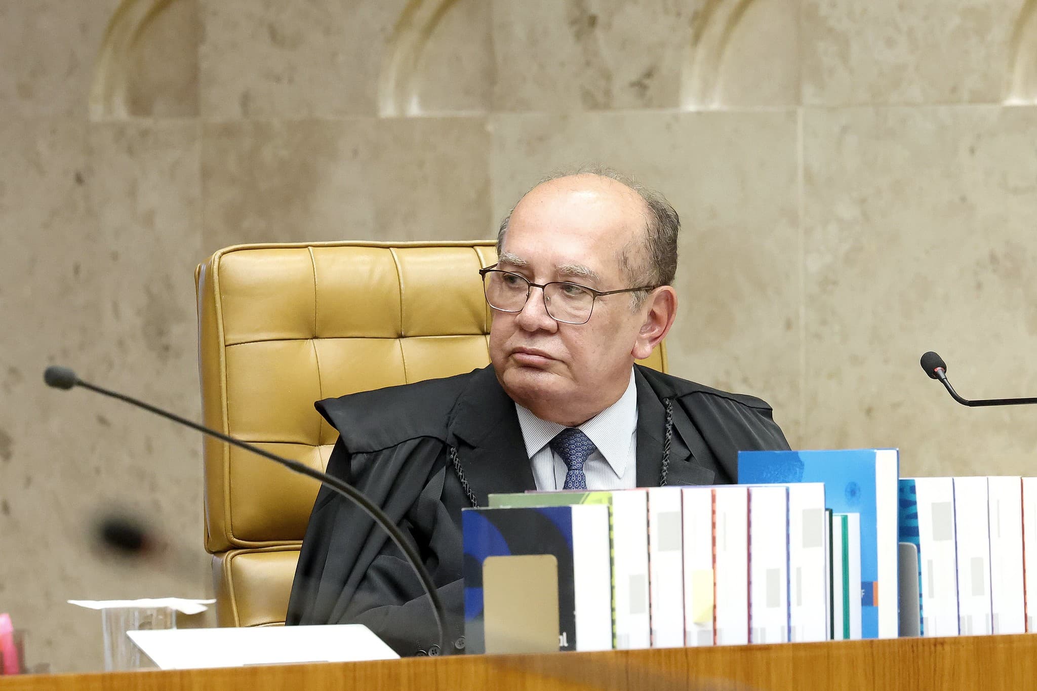 Gilmar Mendes propõe prisão domiciliar para pai de Daniel Vorcaro