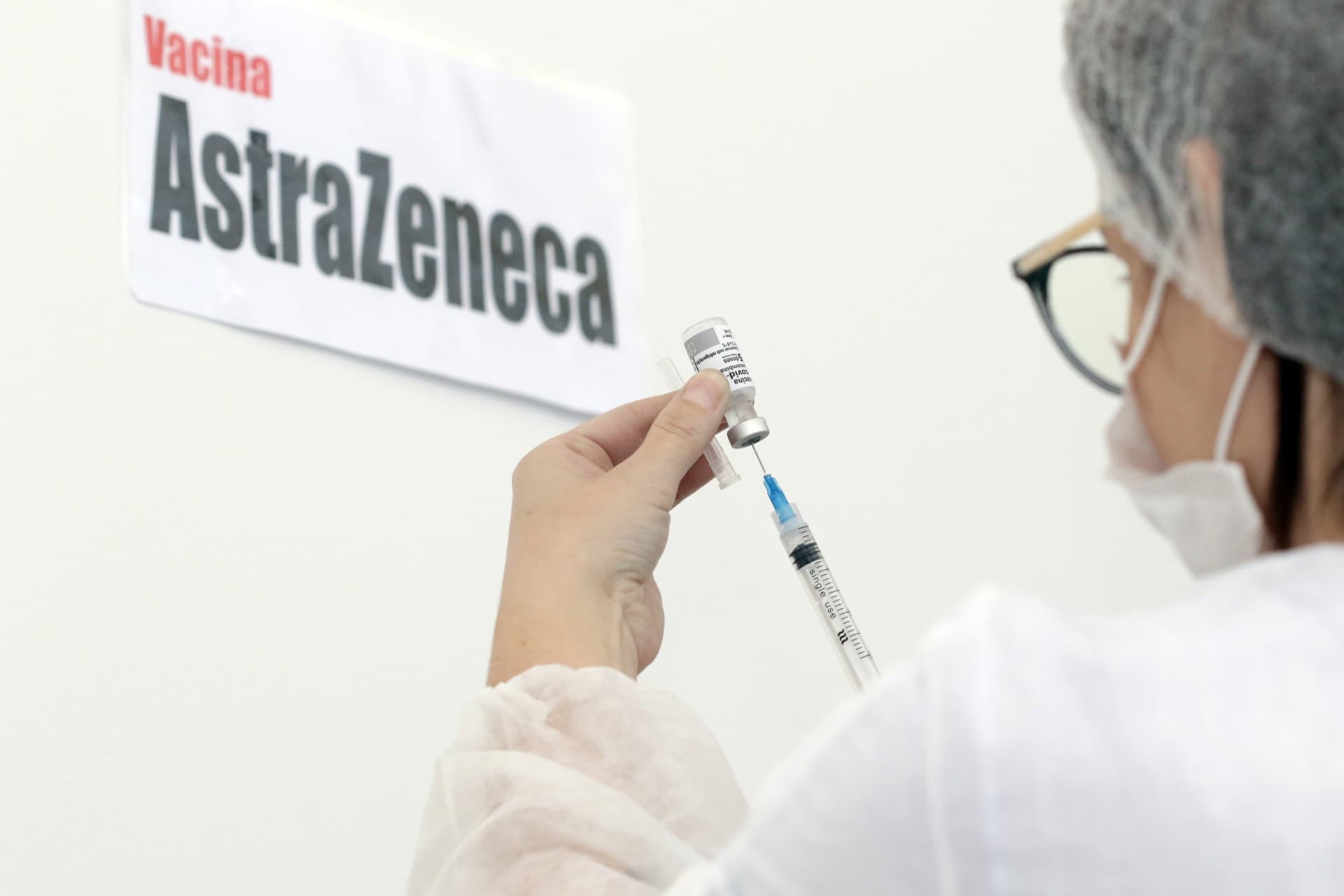 AstraZeneca e BMS avaliam fusão de US$ 400 bilhões