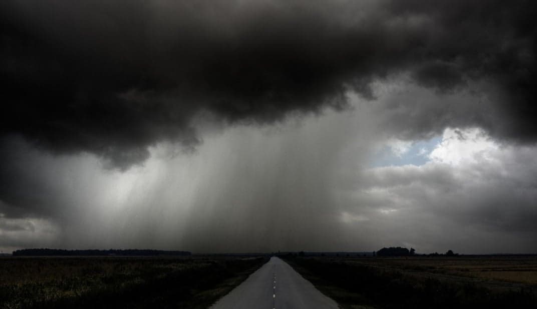 Ciclone extratropical e frente fria provocam instabilidades no Sul do Brasil