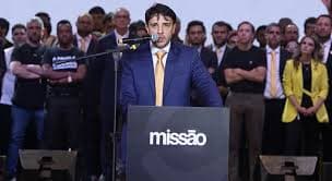 Senador Flávio Bolsonaro é alvo de ação no TSE