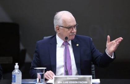 Fachin defende afastamento do Judiciário de ambições políticas