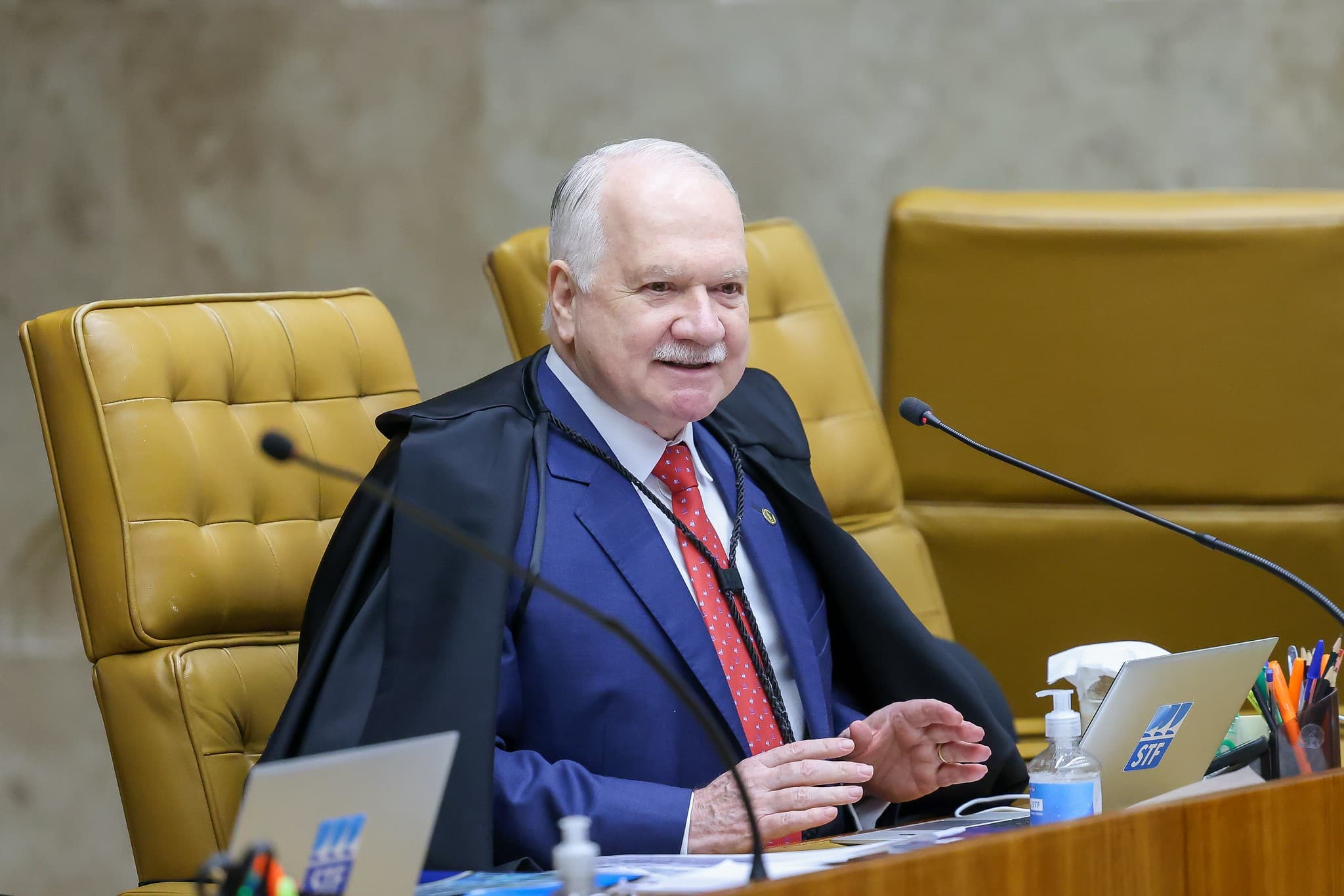 Fachin suspende afastamento de diretor da PF e reafirma competências do presidente