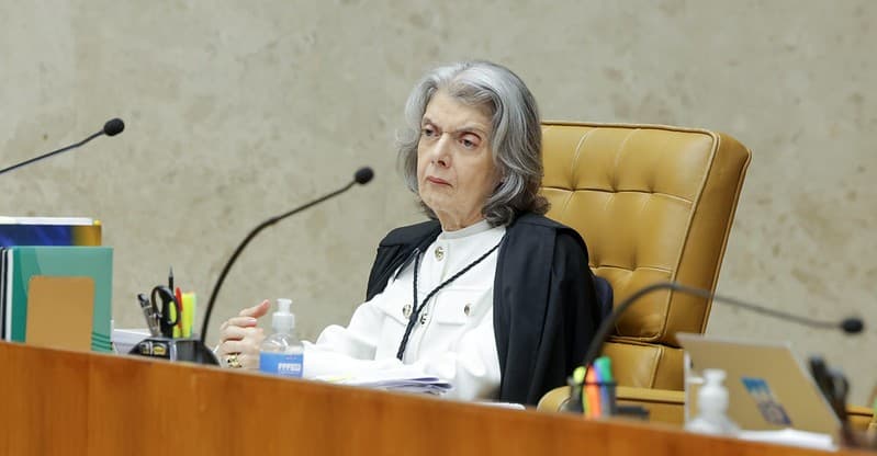 Cármen Lúcia pede transparência e diálogo com a sociedade no STF