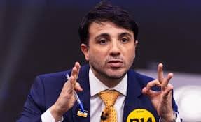 Renan Santos formaliza ação no TSE sobre decisão de Toffoli