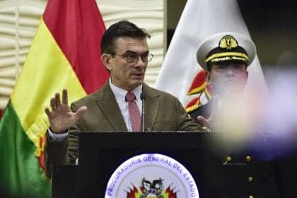 Bolívia e DEA Retomam Colaboração em Investigações de Narcotráfico