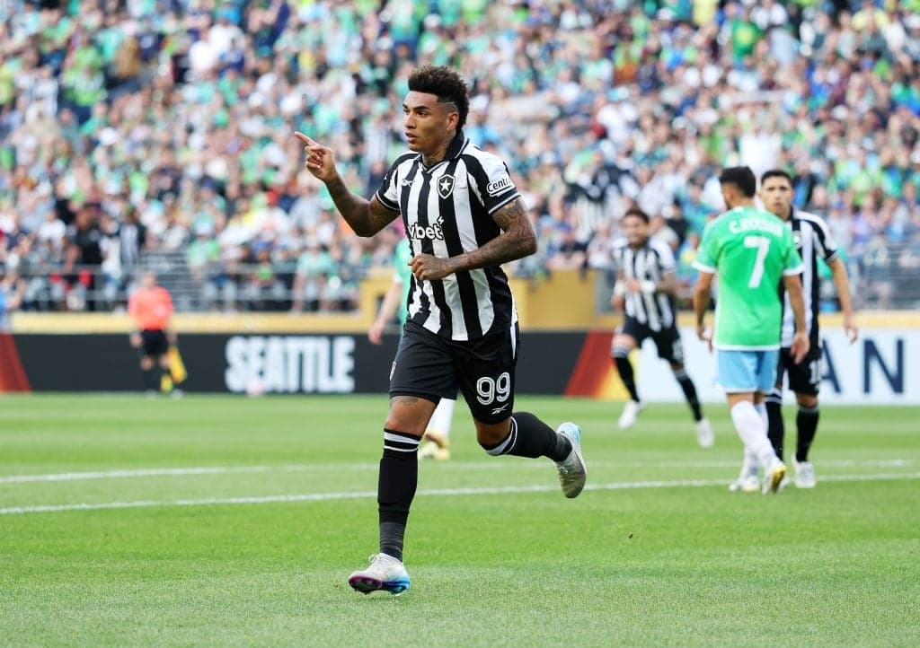 Igor Jesus reafirma amor pelo Botafogo após deixar o clube