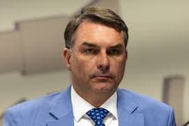 O Impacto de Flávio Dino na Campanha de Flávio Bolsonaro