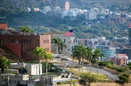 Embaixada dos EUA em Caracas volta a operar após sete anos