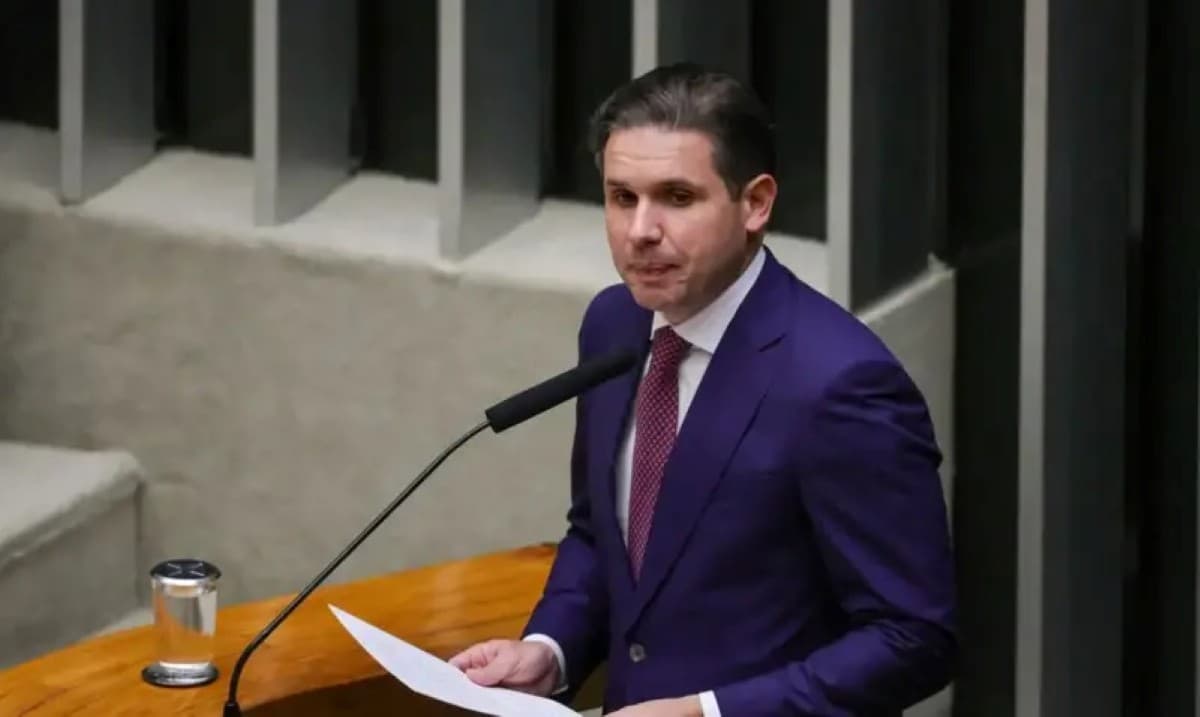 Hugo Motta prioriza debate sobre o fim da escala 6x1 em 2026