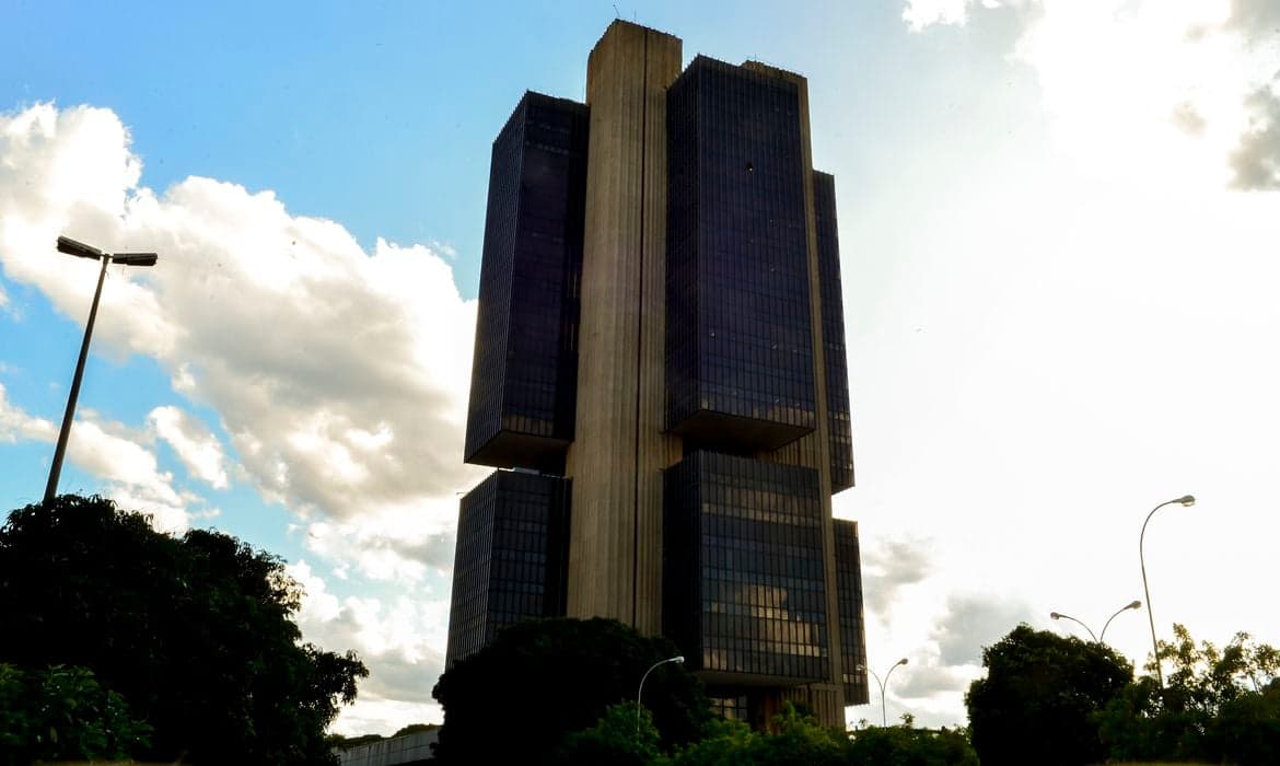 Focus mantém projeção de crescimento de 2,02% do PIB em 2024