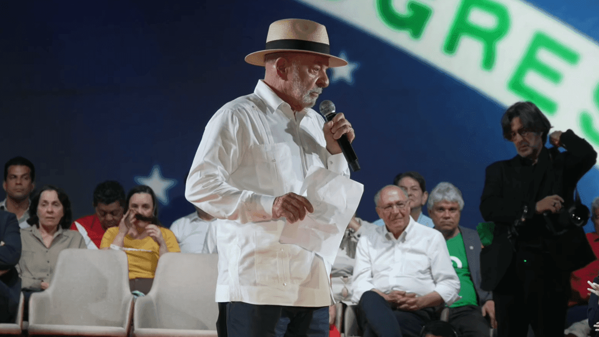 Desaprovação da gestão de Lula alcança 50% entre eleitores