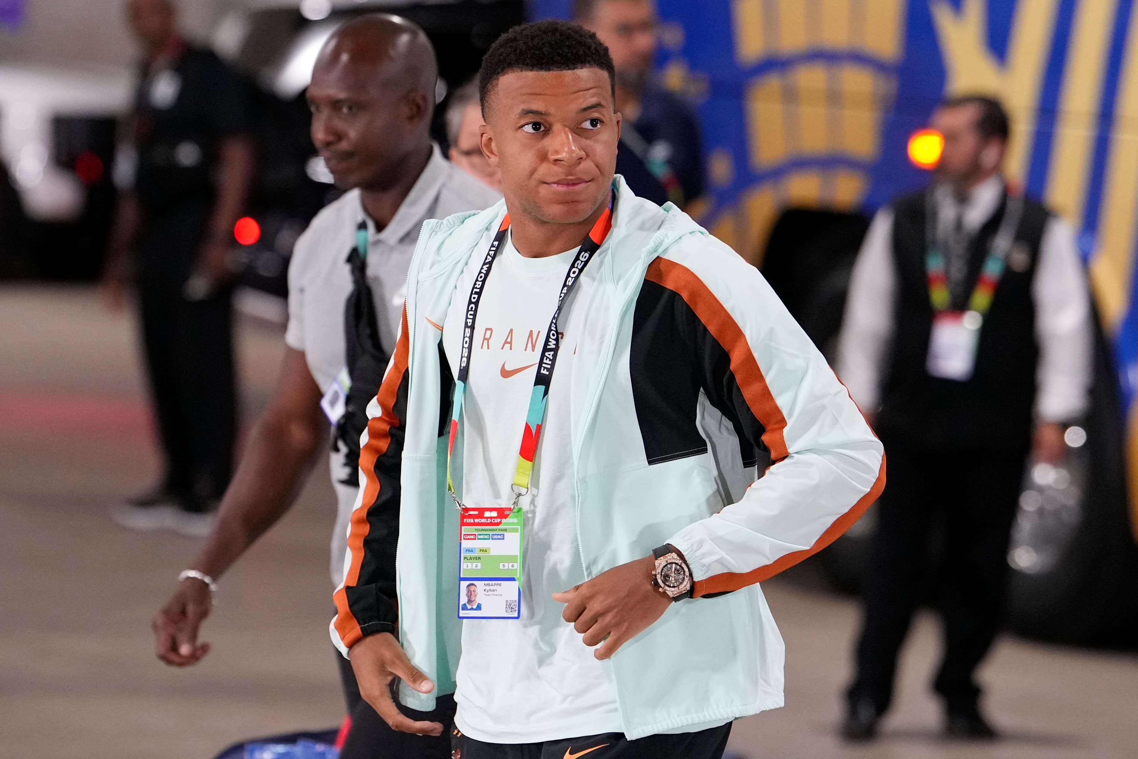 Mbappé troca Nike pela On e encerra parceria de duas décadas
