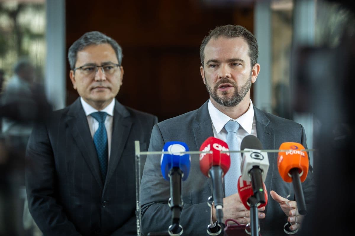 Brasil busca estabilidade fiscal em meio a alertas do FMI