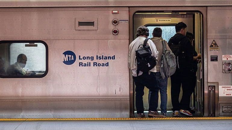 Greve na Long Island Rail Road afeta transporte em Nova York