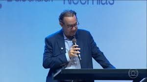 Augusto Cury realiza visita ao evento em São Paulo