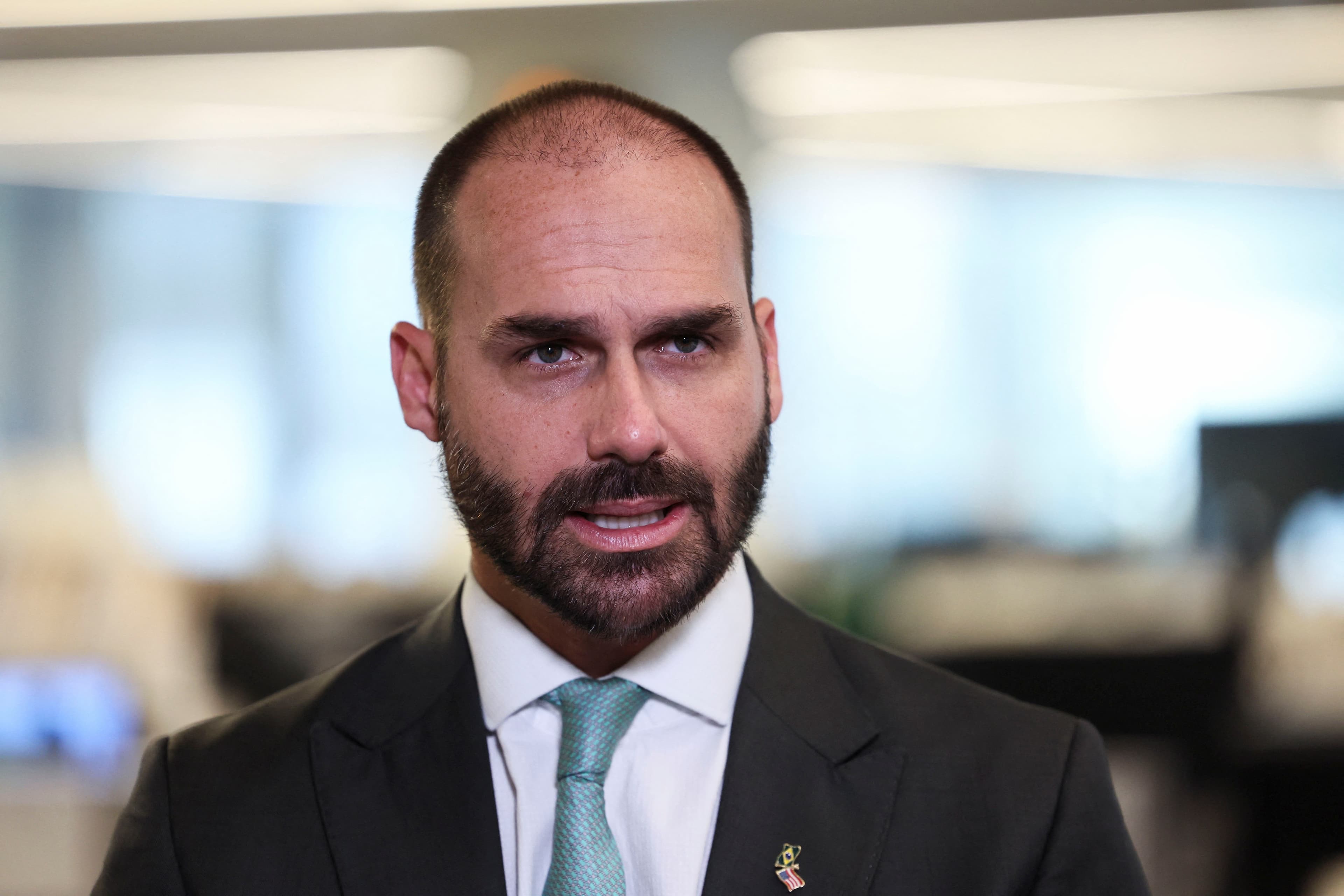 Eduardo Bolsonaro falta a interrogatório no STF e processo avança