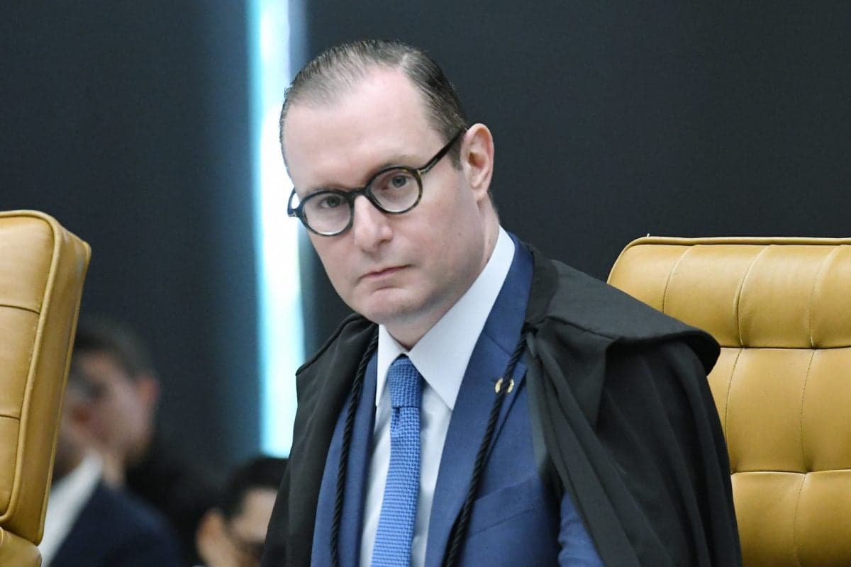 Ministro Zanin solicita informações sobre anulação de votos de Garotinho