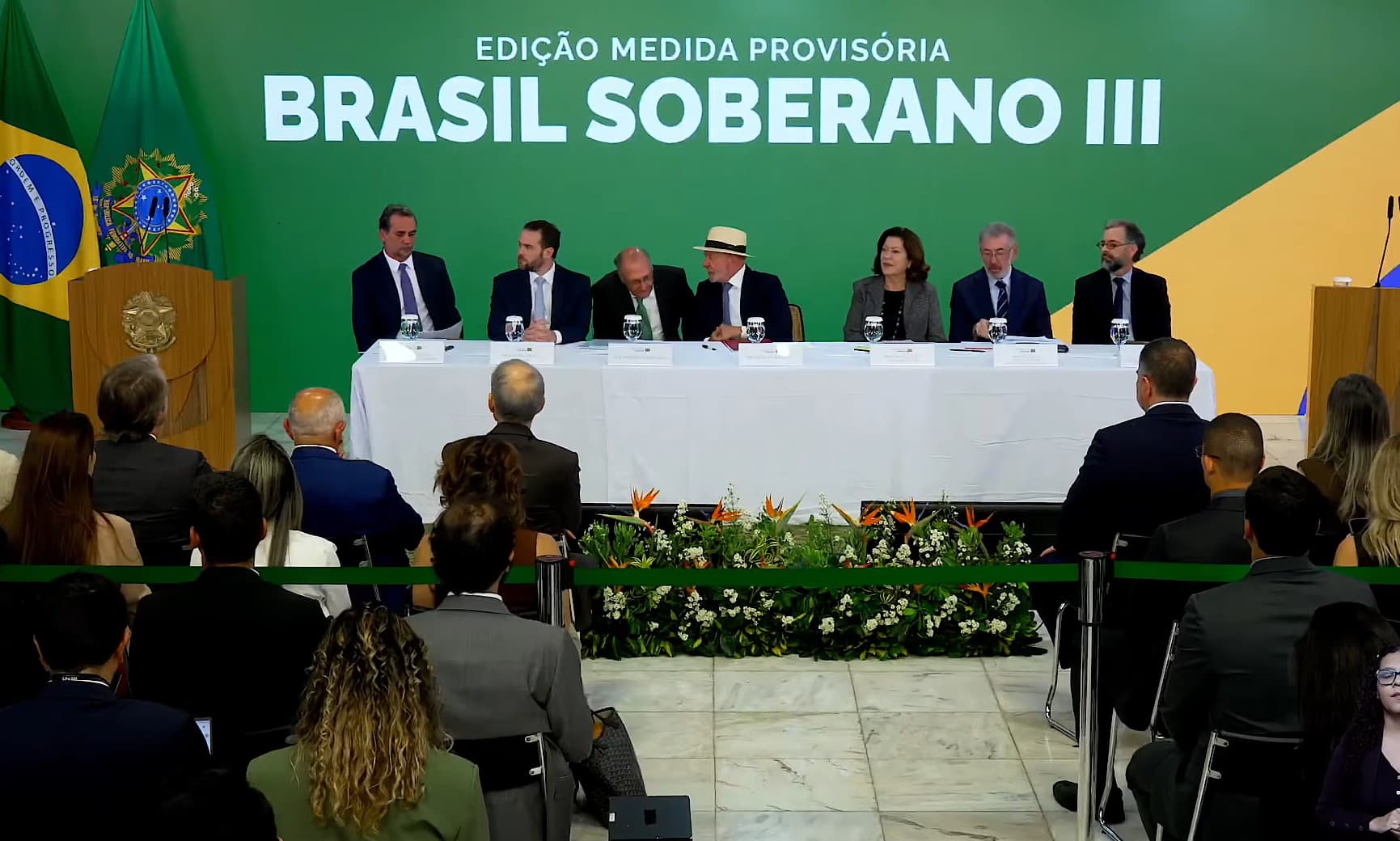 Lula libera R$ 18,5 bilhões para mitigar impactos de tarifas dos EUA