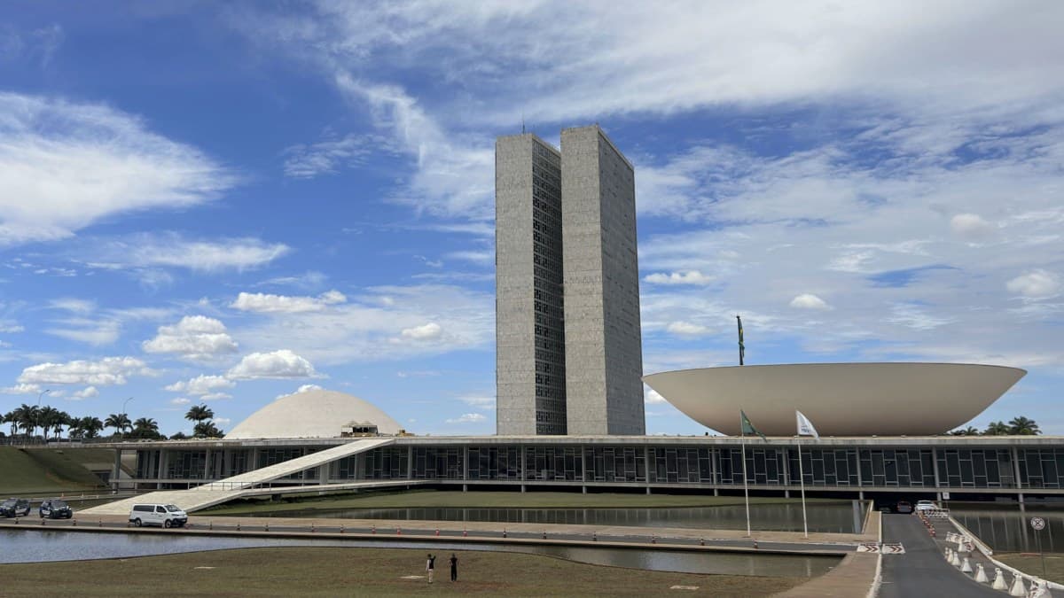 PL propõe redução da maioridade penal para 14 anos em crimes hediondos