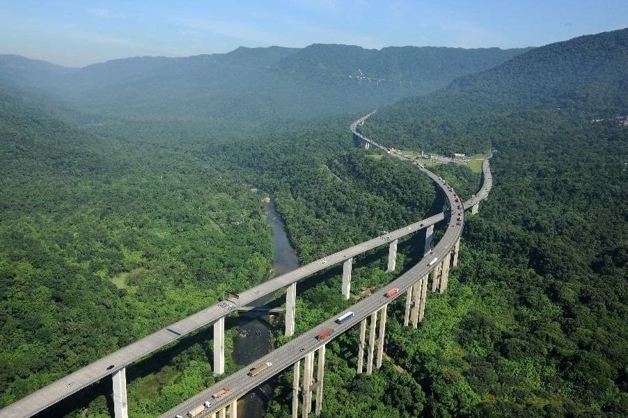 Rodovia dos Imigrantes reduz desmatamento em 97,5% com engenharia avançada