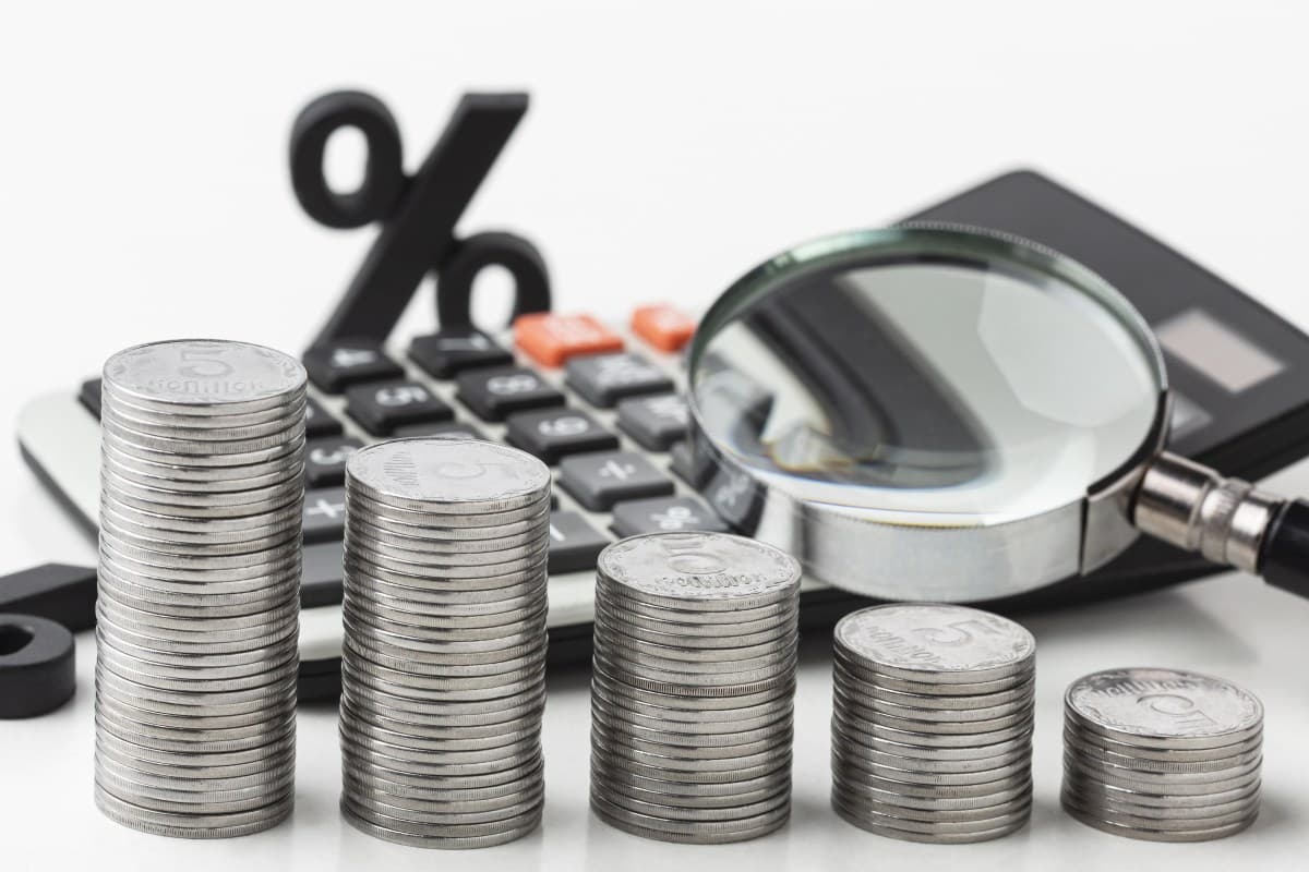 XP revisa expectativa de juros para 2026 diante da desinflação