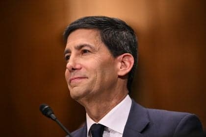 Kevin Warsh é confirmado pelo Senado para o Fed em meio à crise inflacionária