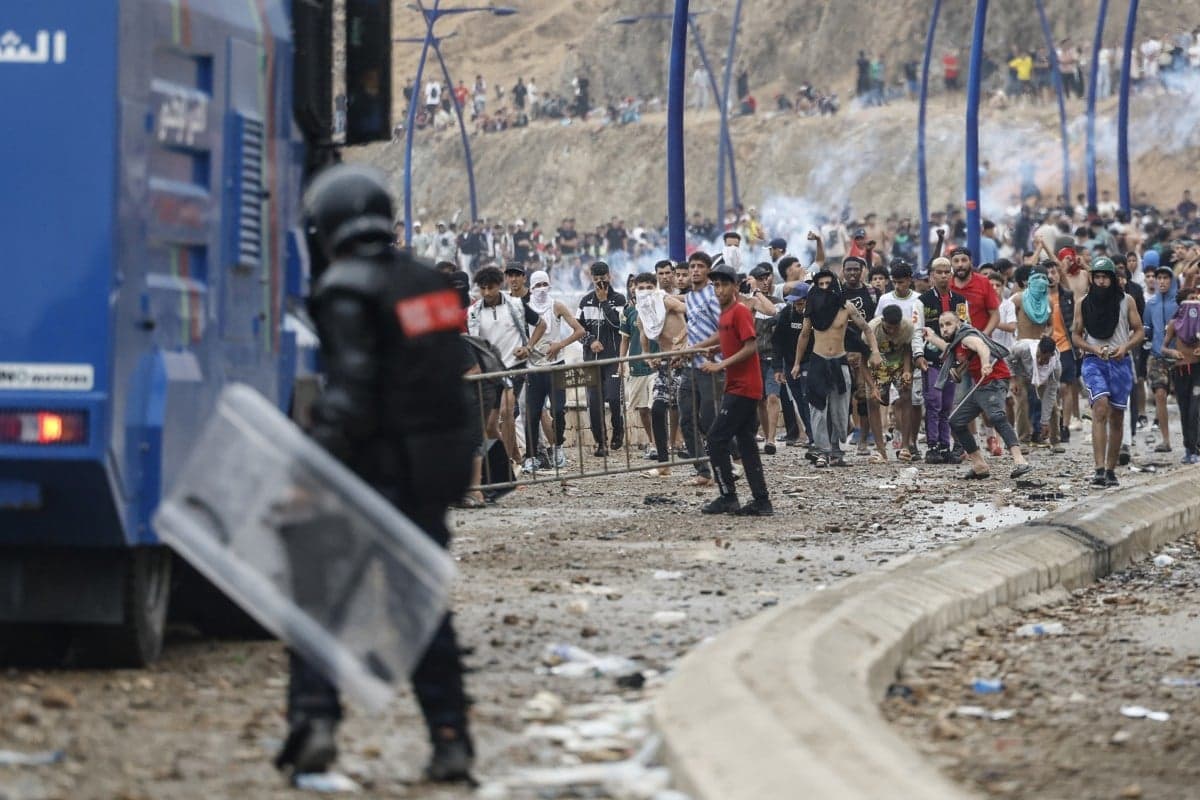 Marrocos nega responsabilidade por entrada massiva de migrantes em Ceuta