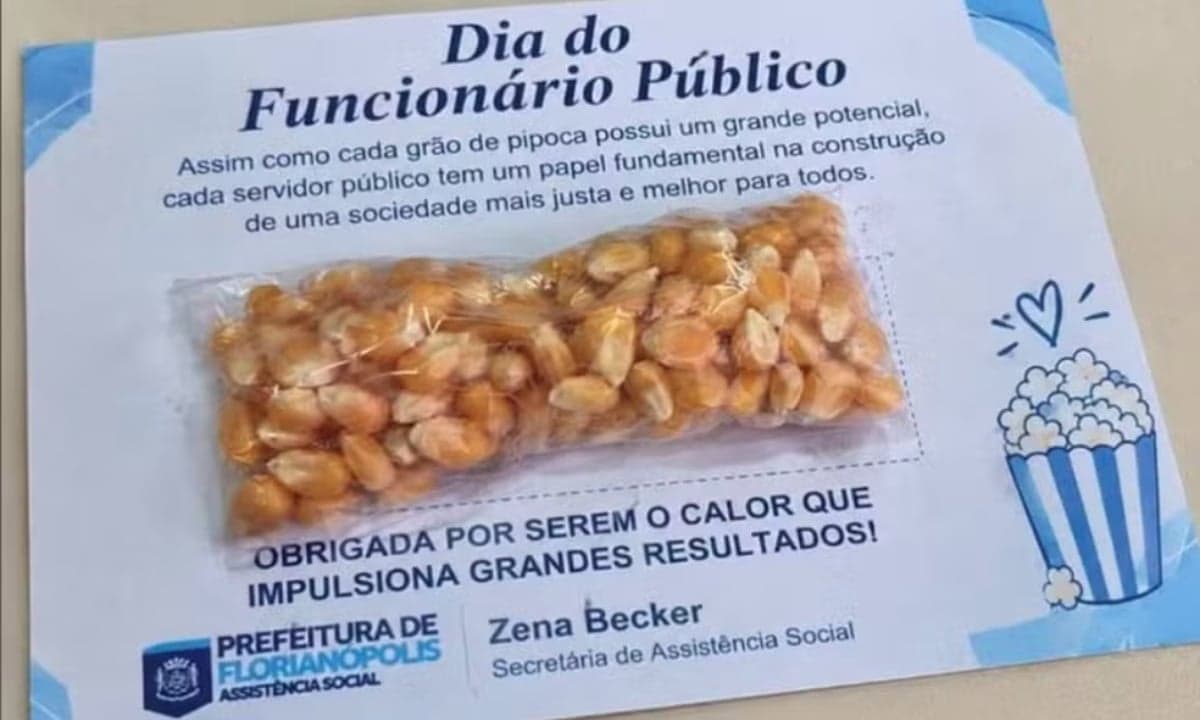 Prefeitura de Florianópolis entrega milho de pipoca em homenagem ao Dia do Servidor