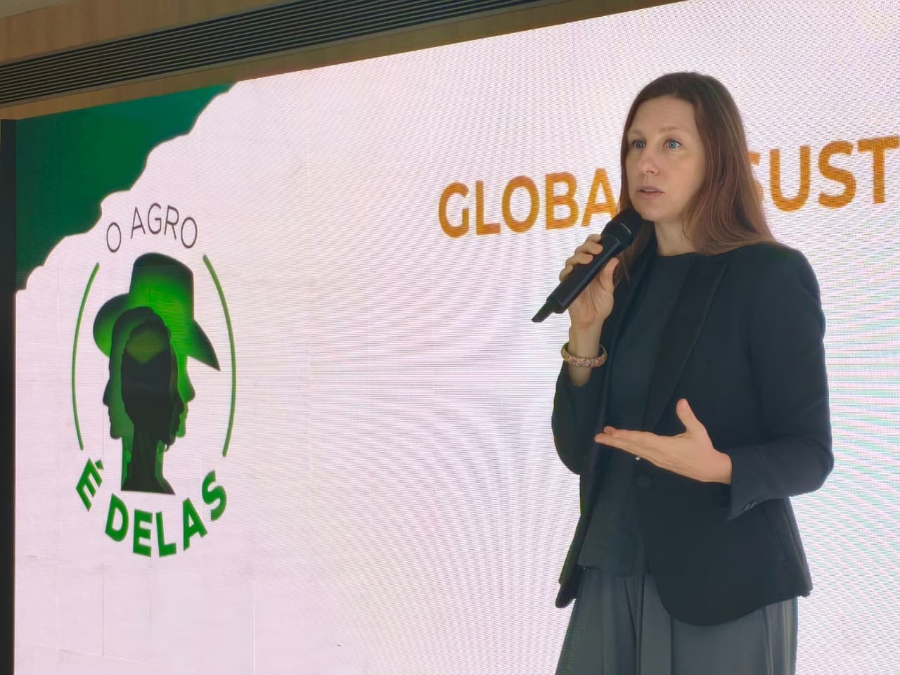 Larissa Wachholz defende posicionamento pragmático do Brasil nas relações internacionais