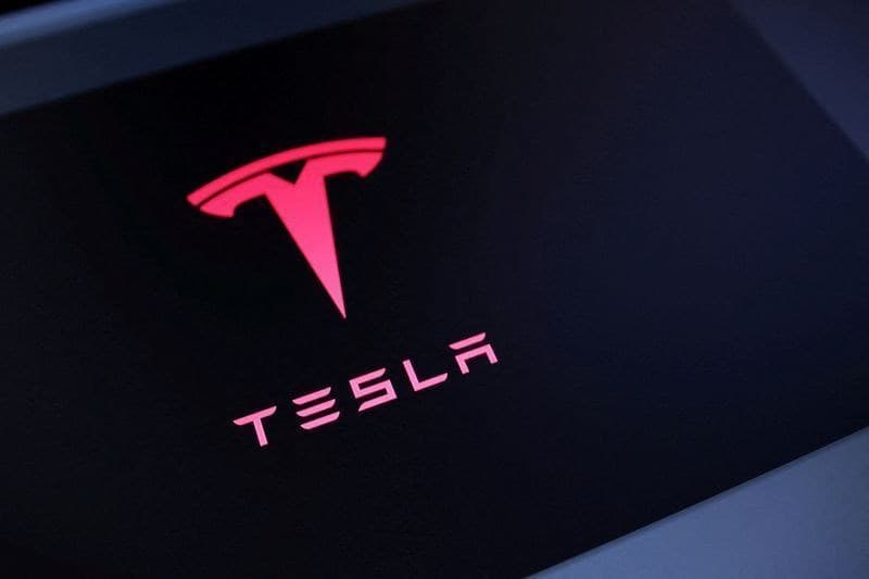 Tesla assina acordos de crédito totalizando US$ 30 bilhões